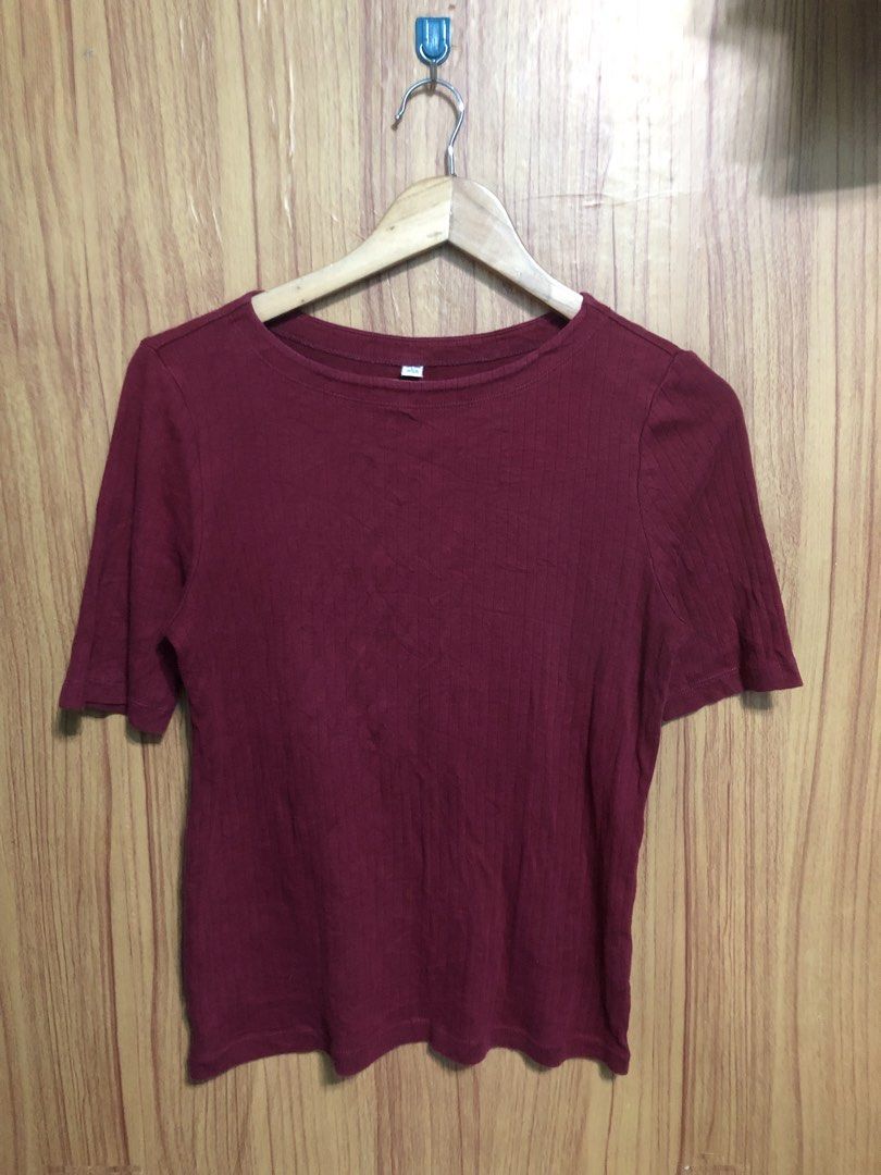 UNIQLO Red Wine Random Ribbed Boat Neck (Category: Shirts) located in Baguio. Submitted by sharleenjoy_1 (Listing ID 1453372177, Image 2). Description: Random Ribbed Boat Neck W: 38" Shoulders Width: 15" L: 22" Tag: Large Red-Wine EUC-Like New.