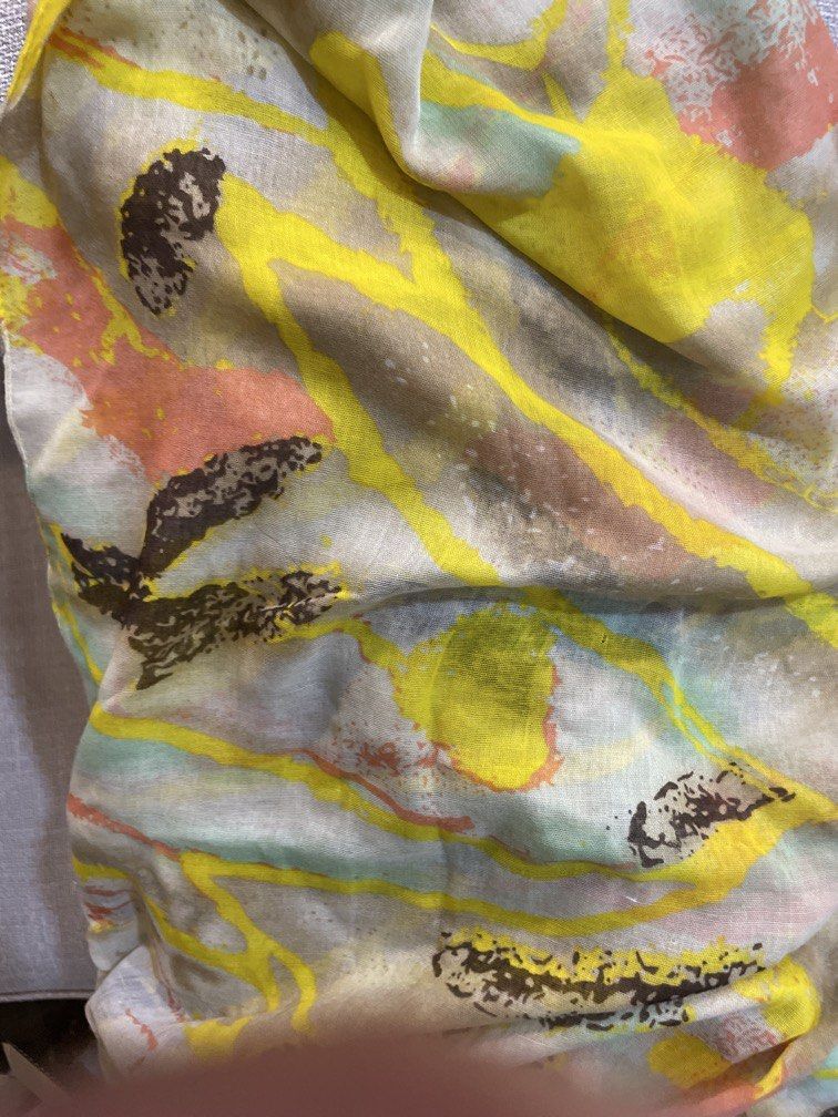 Valentino Rudy Chiffon Scarf (Category: Scarves) located in Las Pinas. Submitted by yourneighbortotoro (Listing ID 1453344755, Image 2). Description: .