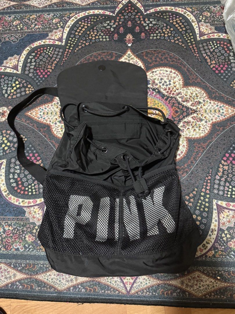 Victorias secret drawstring bag (Category: Luxury Bags & Wallets) located in Quezon City. Submitted by anthony_dadap (Listing ID 1453412655, Image 1). Description: Nego Brand new .