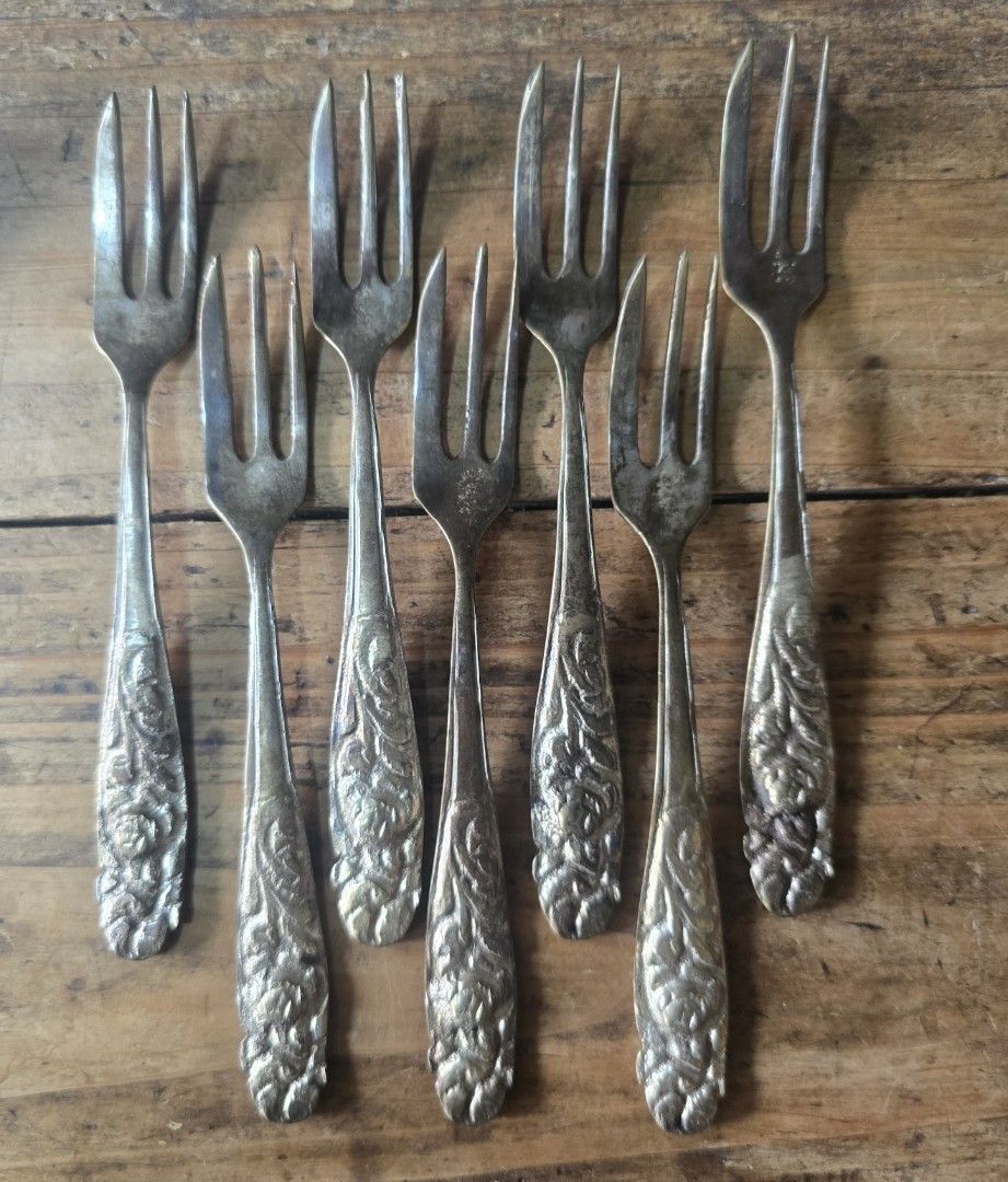 Vintage German Silver Flatware Set – 53 Pieces (Category: Vintage Collectibles) located in Cavite. Submitted by mmichaela (Listing ID 1453337195, Image 2). Description: Vintage German Silver Flatware Set consisting of 53 matching pieces with a beautiful ornate floral handle design. Includes: Dinner spoons Teaspoons Dinner forks Dessert forks Dinner knives Serving spoon Condition: Vintage/pre-owned Complete 53-piece set Natural tarnish and oxidati