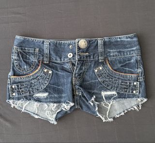 (Category: ) located in . Submitted by divaluves (Listing ID 1453364141, Image 1). Description: .