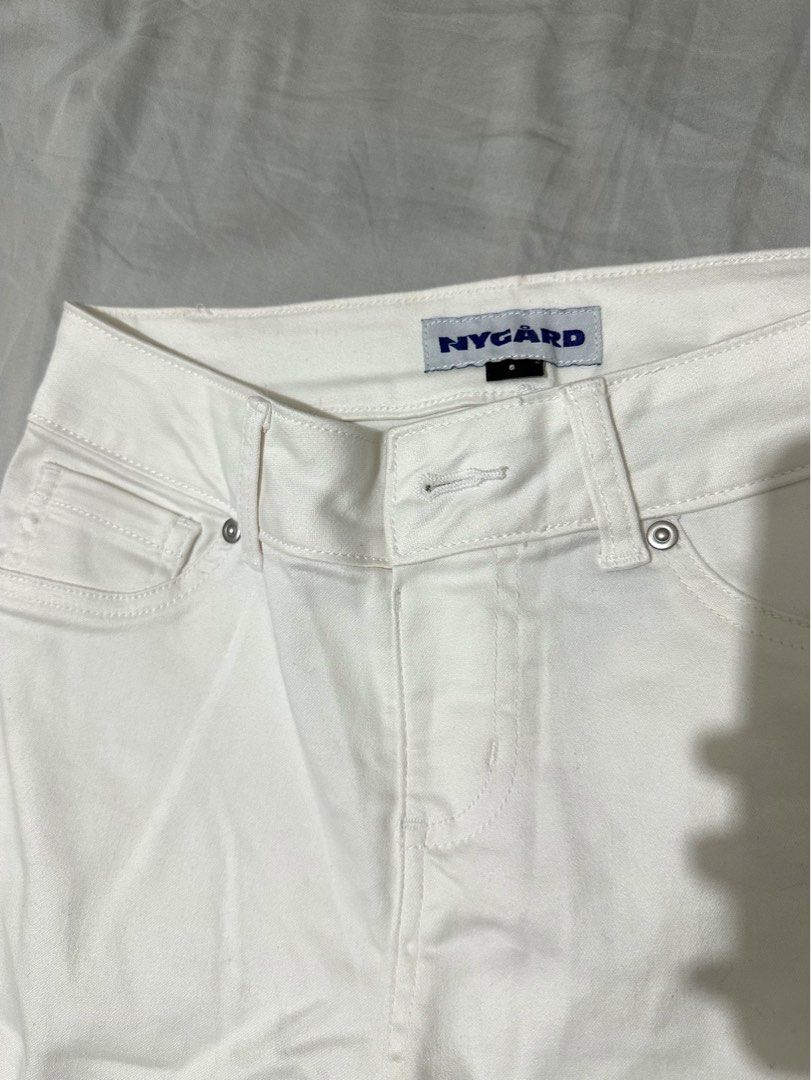 Nygard White Straight Leg Jeans 6 (Category: Jeans) located in Pasig City. Submitted by polyhedra_ (Listing ID 1453345232, Image 2). Description: - US Size 6 - Dimensions: Waist: 13in, Length: 32 in - Flattering straight leg cut - Subtle flare at the ankle - Modern split hem detail - Classic five-pocket styling - Super versatile for any outfit! Pre-loved clothes available for sale 💗 RFS: Decluttering. All items in my shop are imported or have be