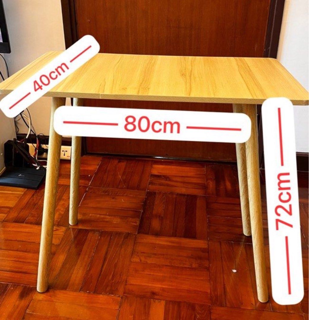 Work / Study Table （分類：桌子）位於 Hong Kong。 由 anisha33 提交（商品編號 1453299468，圖片 3）。簡介： Moving sale - pickup after 17th August. Small work/ study desk, light brown colour. Good for small spaces. Like new. The table is light and can be disassembled for easy transportation. Size: 80cm (Length), 40cm (Width), 72cm (Height)。