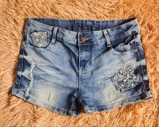 (Category: ) located in . Submitted by alyssaaaamm (Listing ID 1453337396, Image 1). Description: .