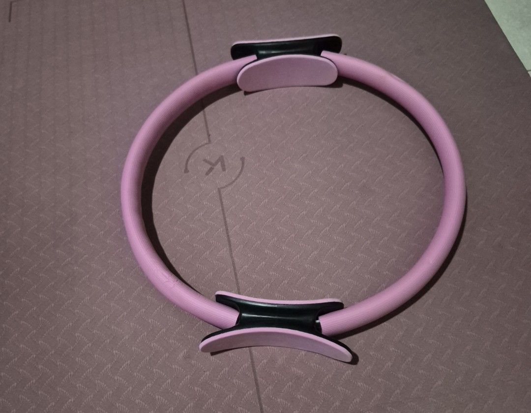 Yoga ring (Category: Toning & Stretching Accessories) located in Singapore. Submitted by aurin_ss (Listing ID 1453350113, Image 3). Description: .
