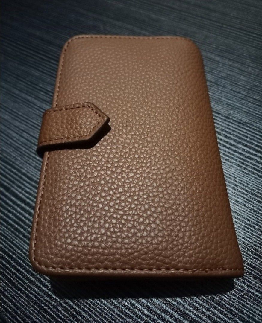 (2) Anne Klein Bifold Wallets - Get both (Category: Luxury Bags & Wallets) located in Manila. Submitted by iamsaeemieese (Listing ID 1456753304, Image 3). Description: Rush Selling! Geth both wallets for 1.5k only! Get niyo na please! .