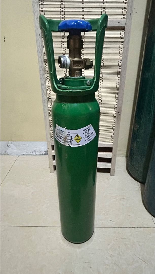 5 lb Oxygen Tank (Category: Medical Supplies & Tools) located in Manila. Submitted by almagracedevera (Listing ID 1456751142, Image 1). Description: 5 lb Oxygen Tank ✅ Full oxygen tank (fully filled/may laman po) ✅ Ideal as a backup or portable oxygen supply 💰 Price: ₱3,500.