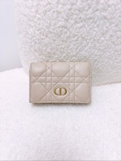 （分類：）位於 。 由 heras.luxury 提交（商品編號 1456659102，圖片 1）。簡介： 。