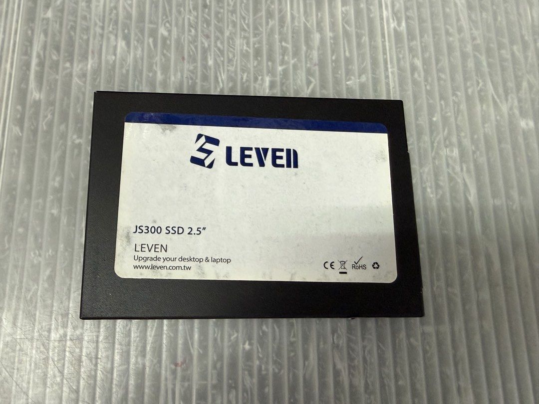 由 goodseller3311 (刊登 ID 1456678965，圖片 1) 提交，位於 新北市 (New Taipei) 的 電腦雜貨店→ SSD 960GB 2.5吋固態硬碟 二手良品 $2000 (類別：硬碟及儲存裝置)，說明：硬碟使用Crystal Disk Info軟體測試正常~ 使用HD Tune完美測試請勿購買~謝謝 二手良品。