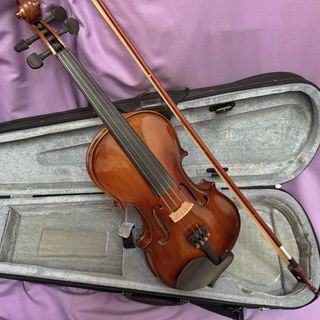 (Category: ) located in . Submitted by kallang_strings (Listing ID 1456615941, Image 1). Description: .
