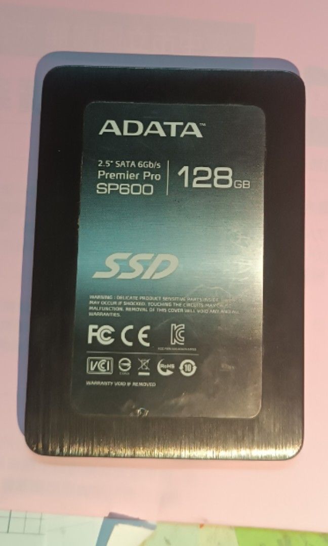 由 gentlecloud_f9d7ea (刊登 ID 1456728629，圖片 2) 提交，位於 台北市 (Taipei) 的 ADATA Premier Pro SP600 128GB SATA SSD 好壞未知 (類別：硬碟及儲存裝置)，說明：【零件機/故障品】ADATA 威剛 Premier Pro SP600 128GB SSD (附Acronis金鑰) | 手邊沒有設備無法確認狀況 ​商品現況 : 此 ADATA SP600 128GB SSD 外觀完整，接口無嚴重氧化痕跡 ​商品規格 : ​品牌：ADATA (威剛) ​型號：ASP600S3-128GM ​容量：128GB ​介面：2.5吋 SATA 6Gb/s ​附贈特別說明 : ​SSD 背面標籤上，附有一個 Acronis ATI HD 2013 的軟體金鑰 (FCVYNNLH-ZB4WPTNZ)。 ​【注意】由於 此SSD 我手邊沒有讀取工具，我無法保證此金鑰是否已被使用或是否仍可啟用。這部分視為故障機的附贈零件