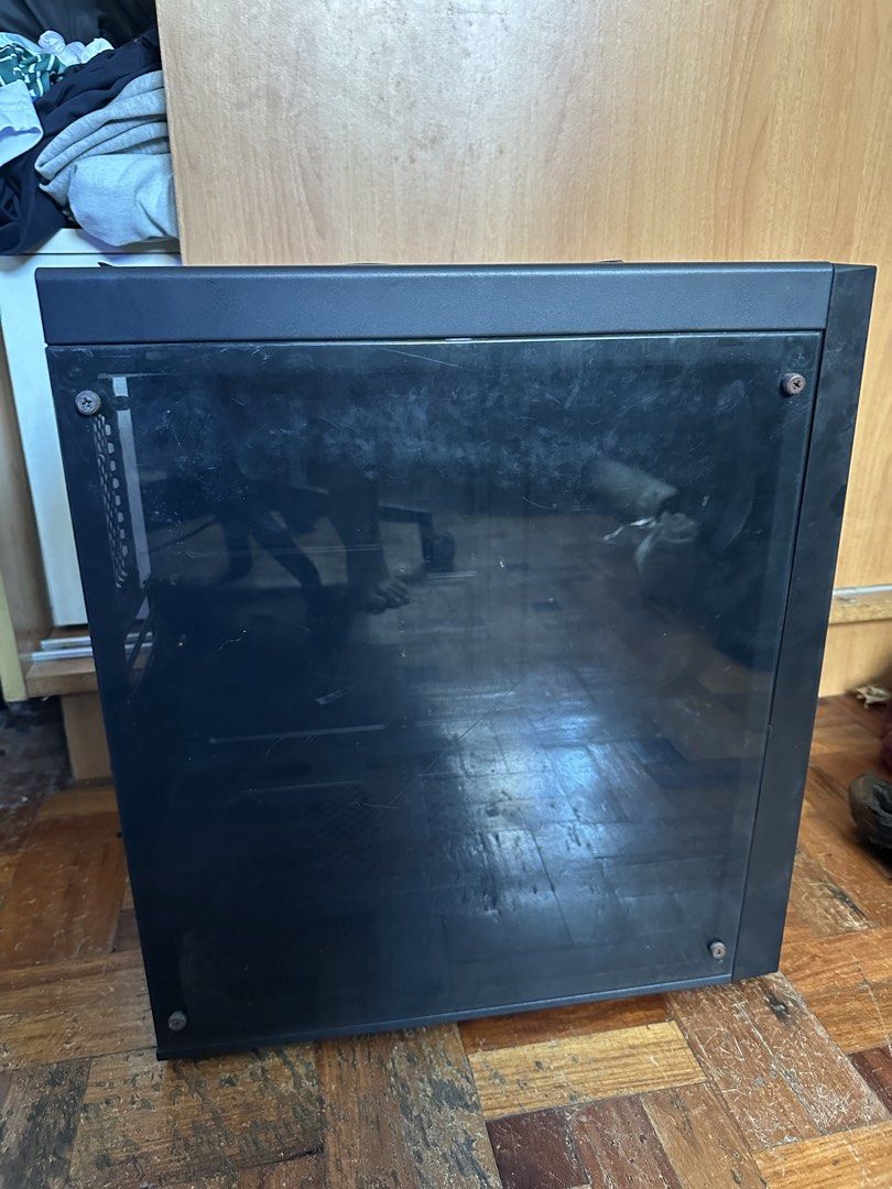 Aerocool Bolt RGB Gaming PC Case (Category: Desktops) located in Manila. Submitted by pancitcantoon (Listing ID 1456623219, Image 2). Description: - Aerocool Bolt RGB PC Case in Black - Striking RGB lighting strip on the front panel - Premium tempered glass side panel for showcasing components - Features iconic Razer logo on the front - Optimized for excellent airflow to keep your system cool - Spacious interior for easy component installation an