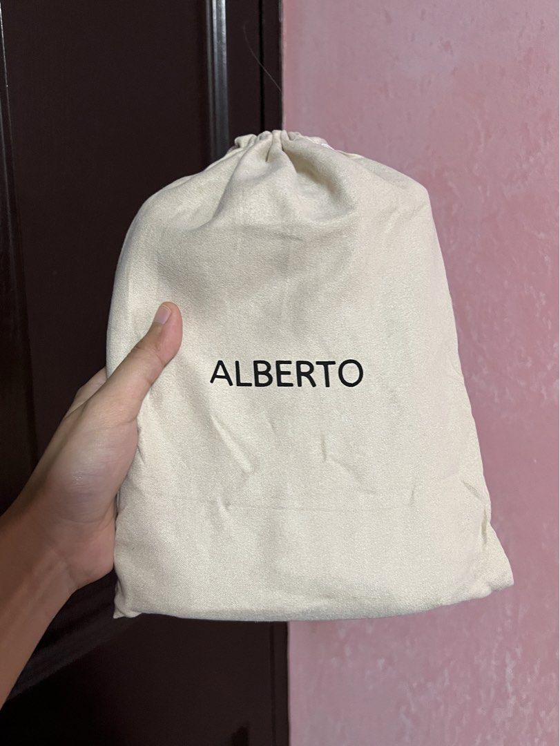 ALBERTO Quilted Zip Around Wallet with Dust Bag (Category: Luxury Bags & Wallets) located in Marilao. Submitted by clothesdeleona (Listing ID 1456757773, Image 3). Description: - Brand: ALBERTO - Color: Black - Material: Quilted - Closure: Zip around - Interior: Zippered compartment, card slots - Condition: Brand new with tag attached - Includes: Original ALBERTO dust bag bagong bago never po nagamit 😊 open for lalamove and jnt (payment first po