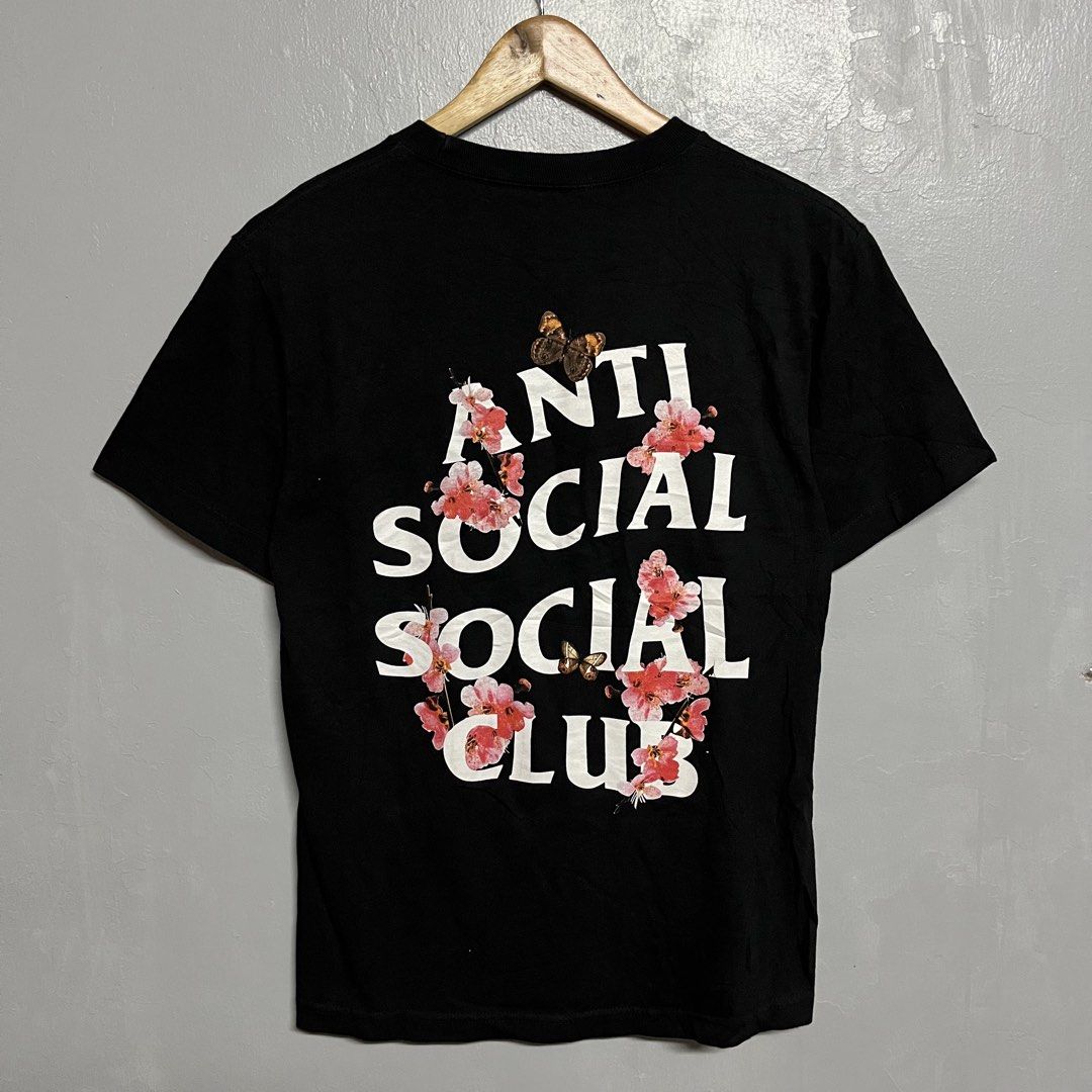 Anti Social Club tee (Category: Tshirts & Polo Shirts ) located in Manila. Submitted by yyyyyyves (Listing ID 1456706057, Image 2). Description: size small good condition need wash only.