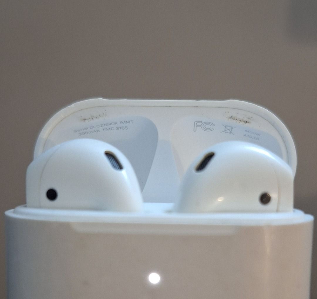 APPLE AirPods (Category: Earphones) located in General Trias. Submitted by aeunice (Listing ID 1456669837, Image 2). Description: Brand: Apple In Good Working Condition. Apple AirPods 2nd Gen (White) with Charging Case. Wireless connection for music & calls. It can be connected to any devices (iPhone, Laptop, Android) Meet up / Shipping via Lalamove, JnT, Gogo Express & LBC..
