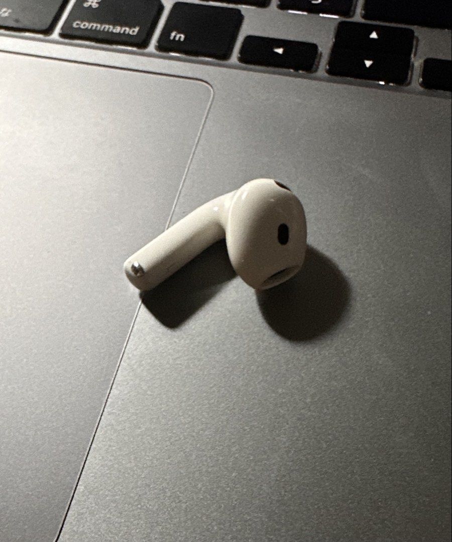 Apple AirPods 4 Left bud ONLY (w/o NC) (Category: Earphones) located in Manila. Submitted by louiseverd37622 (Listing ID 1456747633, Image 3). Description: [Negotiable] Bought this in Hong Kong during my vacation. This was honestly a very sentimental gift for myself, but I’m planning to upgrade Airpods pro 3rd gen. Not used much as I preferred the one with ANC, and went for speakers instead. For Meet-ups: Kindly choose which is best/near you so w
