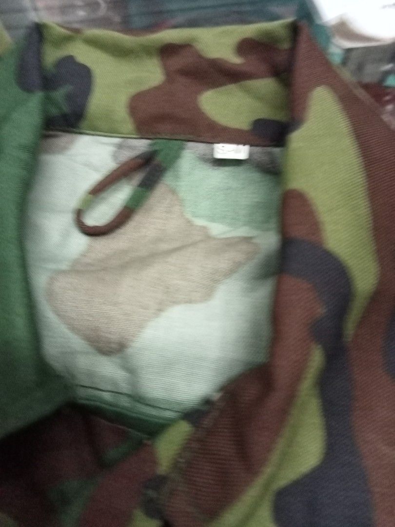ARMY JACKET (Category: Coats, Jackets and Outerwear) located in Bukit Baharu. Submitted by lagend72 (Listing ID 1456633690, Image 3). Description: pit-20 L-29 jacket army celoreng condition ok harga siap pos 014-6745978.