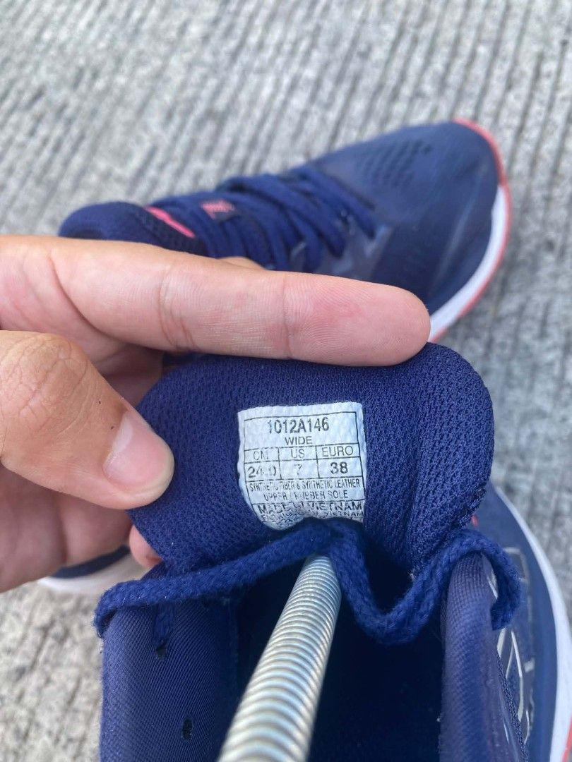 ASICS Women's GT-2000 7 running (Category: Sneakers) located in Cabuyao City. Submitted by wardsole (Listing ID 1456626573, Image 3). Description: ASICS Women's GT-2000 7 running Excellent condition Us 7 Eur 38 No hard issue sign of usage langs, goods na goods pang running - 899.