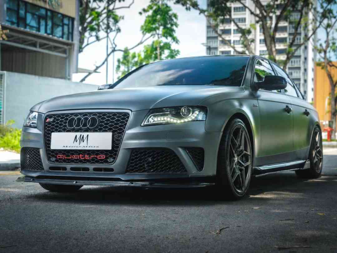 Audi S4 3.0 TFSI quattro S-tronic (A) (Category: Used Cars) located in Singapore. Submitted by monstermotors. (Listing ID 1456677909, Image 3). Description: Well maintain by owner, no fussy mods. Flexible loan can be arrange, trade in available. Contact us today. Features: 3.0L V6 supercharged engine producing 328bhp, 0 to 100 km/h in 4.5s, 7 speed, AWD, Audi MMI, Audi drive select, Panoramic roof and keyless ignition. Sales Contact: Austin - tel