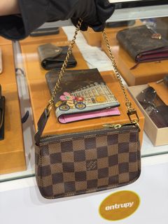 (Category: ) located in . Submitted by m.r.s.luxury (Listing ID 1456667109, Image 1). Description: .