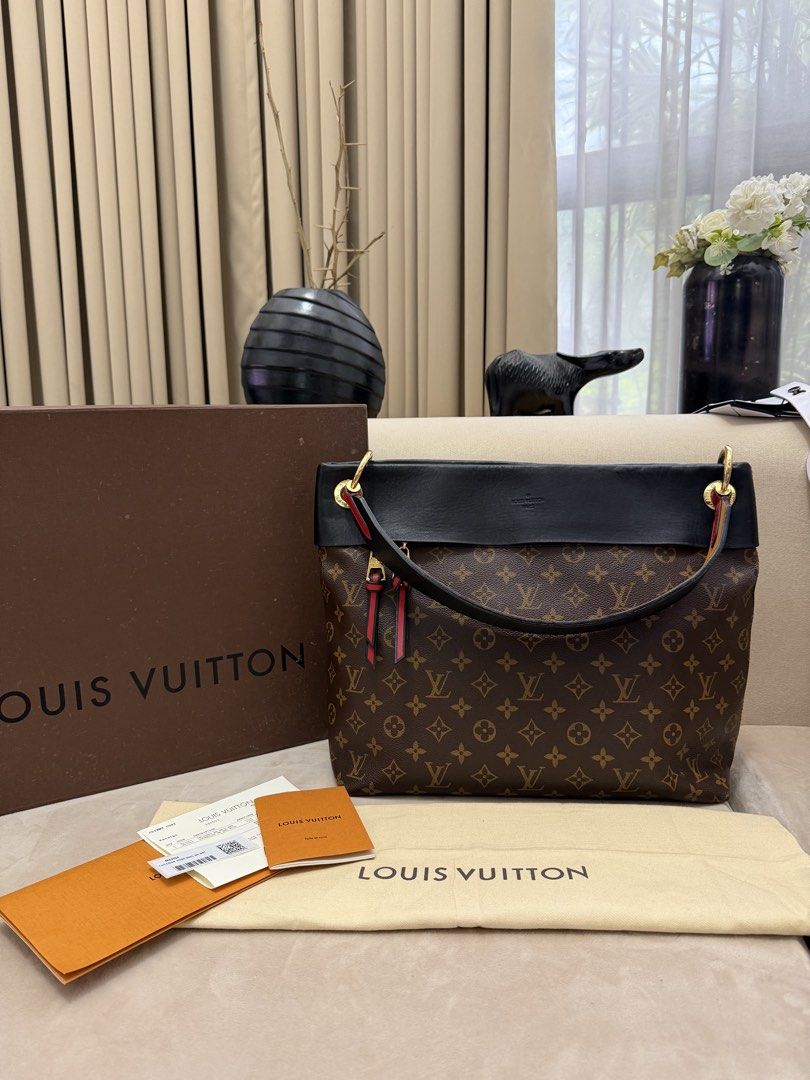 Authentic Louis Vuitton Tuileries Hobo Bag (Category: Luxury Bags & Wallets) located in Manila. Submitted by maria_2326 (Listing ID 1456605524, Image 1). Description: Louis Vuitton Tuileries Hobo Bag Guarantee Authentic Inclusions: Box, Dust Bag, Store Receipt, Booklet and free bag organizer Flaw: Corner wears, handle wears/glazing. (please see details photos) No to lowballers! Location: Manila/QC.