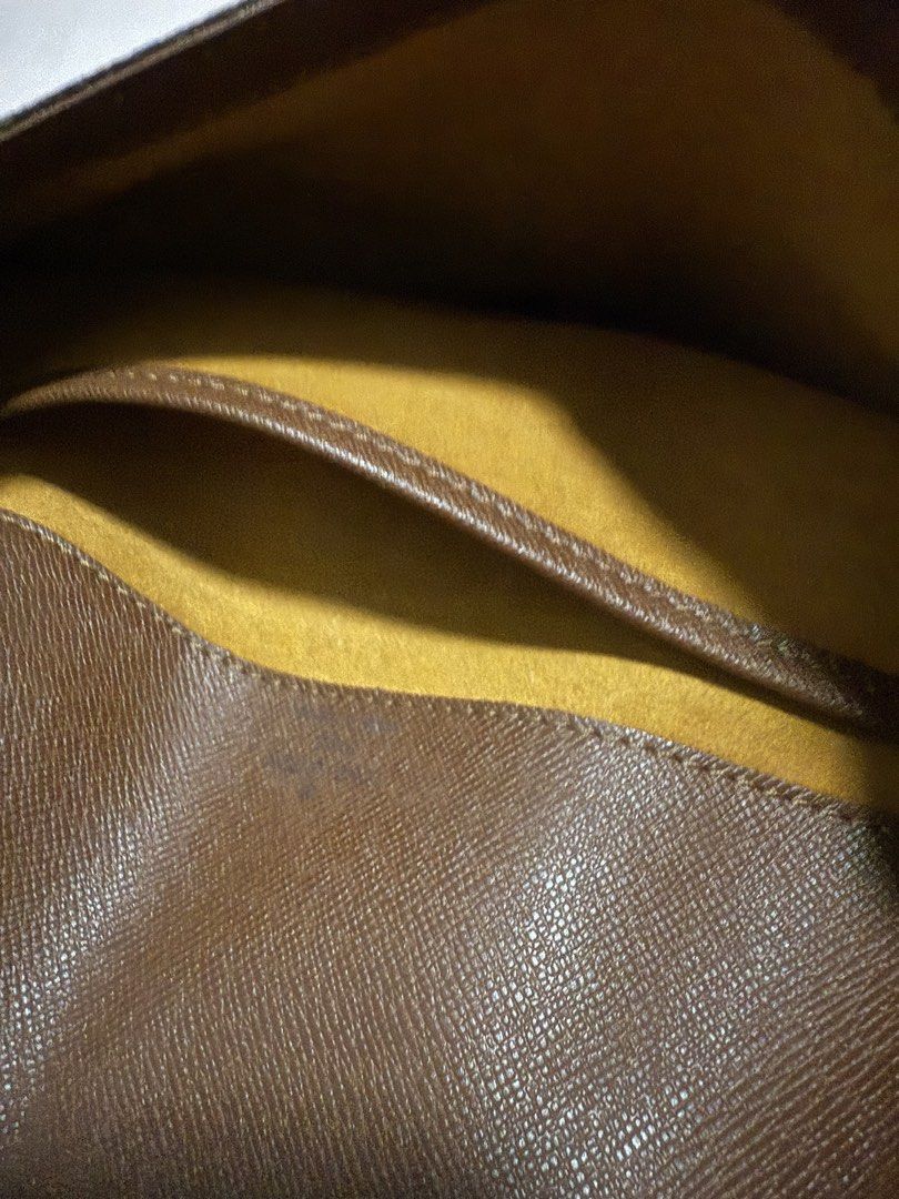 Authentic LV Shoulder Bag (Category: Luxury Bags & Wallets) located in San Fernando. Submitted by mijuonlinestore (Listing ID 1456637924, Image 3). Description: - with original dust bag - intact canvas material - Spacious interior - Classic and versatile design.