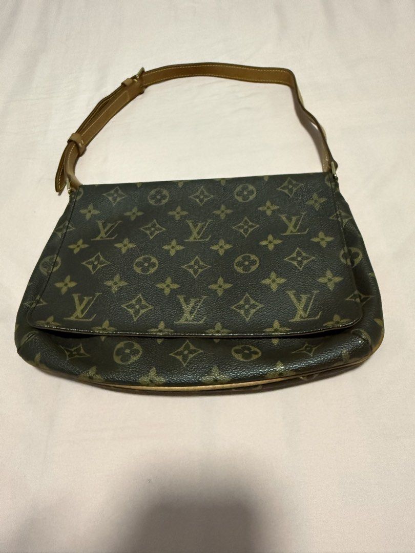 Authentic LV Shoulder Bag (Category: Luxury Bags & Wallets) located in San Fernando. Submitted by mijuonlinestore (Listing ID 1456637924, Image 1). Description: - with original dust bag - intact canvas material - Spacious interior - Classic and versatile design.