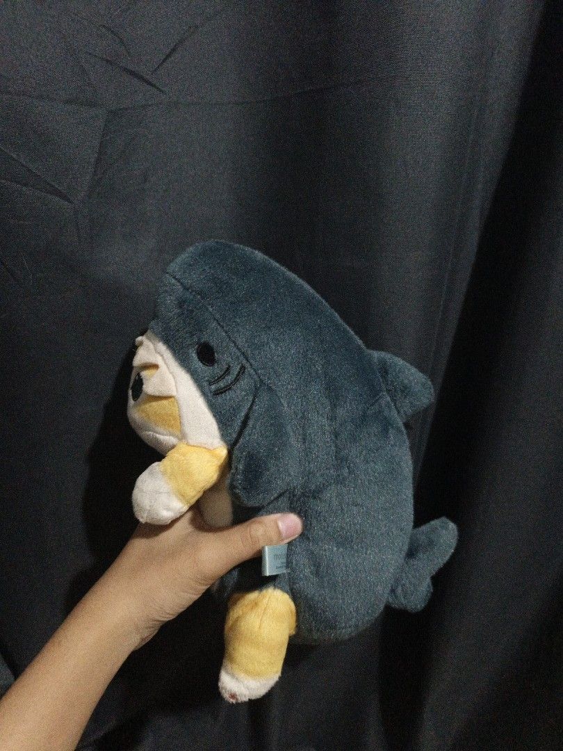 Authentic Mofusand Posture Pal Shark Plush with Etiketa (Category: Plushies & Soft Toys) located in Quezon City. Submitted by tiny_bean (Listing ID 1456697343, Image 2). Description: - as is, no more box but with tag (see pics) - wysiwyg.