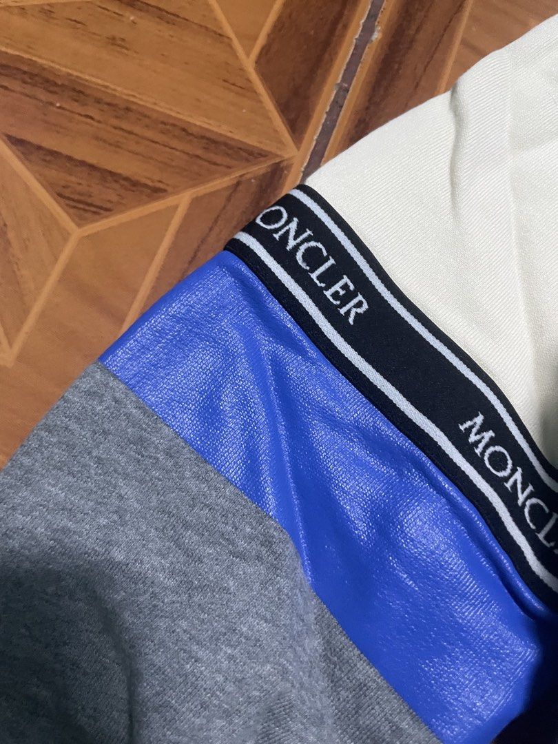 Authentic Moncler zip up maglia cardigan (Category: Luxury Apparel) located in Alegria. Submitted by deniseeee.21 (Listing ID 1456703840, Image 2). Description: Authentic 20x25 Excellent condition.