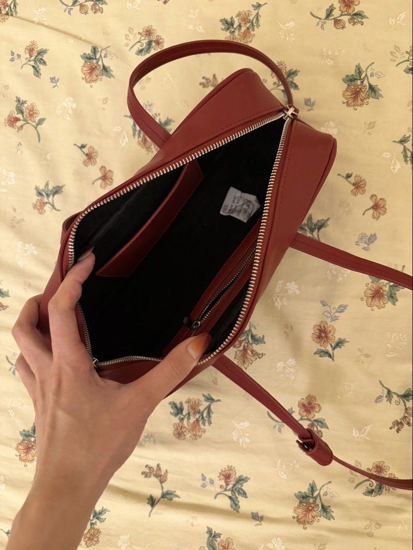 AZTRID RED BOWLER BAG (Category: Shoulder Bags) located in Taguig. Submitted by cattydeclutters (Listing ID 1456746585, Image 3). Description: used once only..