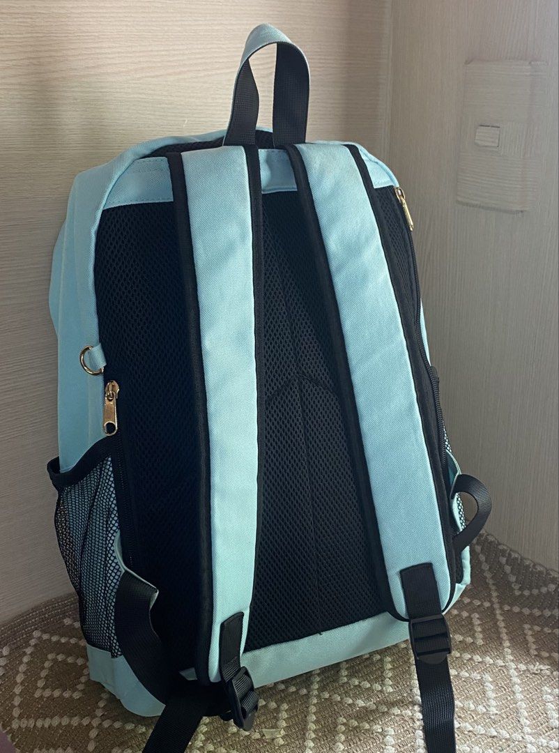 Backpack (Category: Backpacks) located in General Mariano Alvarez. Submitted by michaya08 (Listing ID 1456757648, Image 3). Description: Good as new From Japan No issue Large size very spacious .