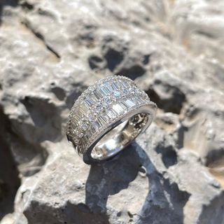 (Category: ) located in . Submitted by lovelotsdiamondd (Listing ID 1456631894, Image 1). Description: .