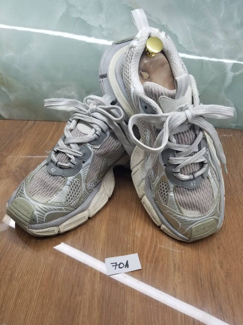 SALE LP NA Balenciaga 3xl sneakers 42 (Category: Sneakers) located in Quezon City. Submitted by lykpossession (Listing ID 1456767403, Image 1). Description: Ask first if available.