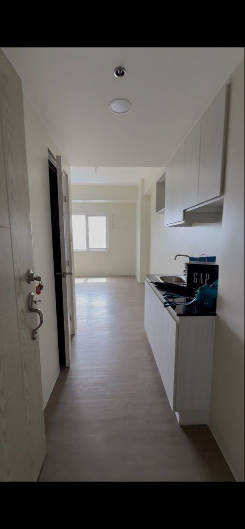 Bare Studio Unit for Rent (Hawthorne Heights Katipunan) (Category: Apartments & Condos) located in Quezon City. Submitted by thrift.belle (Listing ID 1456635040, Image 1). Description: Bare studio unit for rent Address: Hawthorne Heights, 267 Katipunan Avenue, Loyola Heights, Quezon City (beside Pop Up) 21sqm, 12th floor, newly constructed building, unfurnished Amenities: Swimming pool (can be seen from the unit) Study area Gym Convenience store 