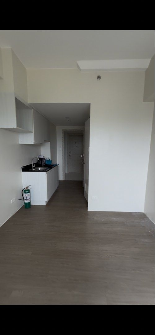 Bare Studio Unit for Rent (Hawthorne Heights Katipunan) (Category: Apartments & Condos) located in Quezon City. Submitted by thrift.belle (Listing ID 1456635040, Image 3). Description: Bare studio unit for rent Address: Hawthorne Heights, 267 Katipunan Avenue, Loyola Heights, Quezon City (beside Pop Up) 21sqm, 12th floor, newly constructed building, unfurnished Amenities: Swimming pool (can be seen from the unit) Study area Gym Convenience store 