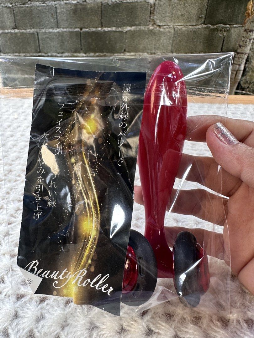 Beauty Roller for Skin or Face (Category: Face Care) located in Davao. Submitted by favoritepreloved (Listing ID 1456665059, Image 2). Description: .