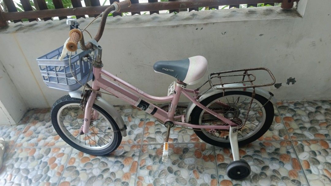 Bike for kids size 16 (Category: Bicycles) located in Cavite. Submitted by ottello (Listing ID 1456655997, Image 3). Description: Good as new. Halos di nagamitz napatambak nlng. Issue may part na may kawalang...