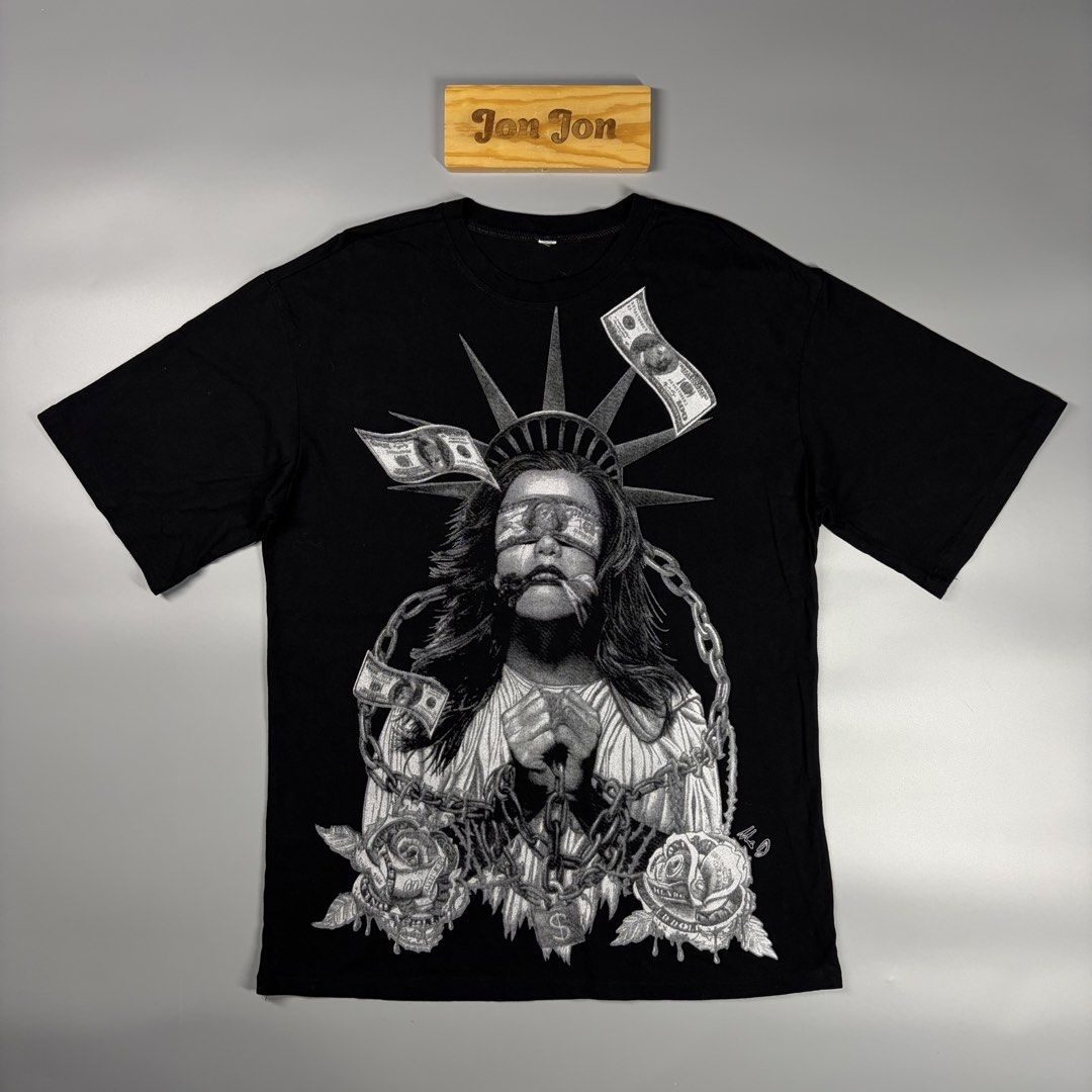 (Sale)Blindfolded Statue of Liberty (Category: Activewear) located in Cavite. Submitted by onebeancent (Listing ID 1456617856, Image 2). Description: 🔘Random Blindfolded Statue Of Liberty Size: Large Dimension: 21" Width | 29" Length Color: Black Color Rate: 10/10 Issue: None Condition: Good as new‼️ Before: 480 Now: 299php Additional Shipping Fee (J&T Small Pouch) 75php Luzon 100php visayas 120php mindanao.