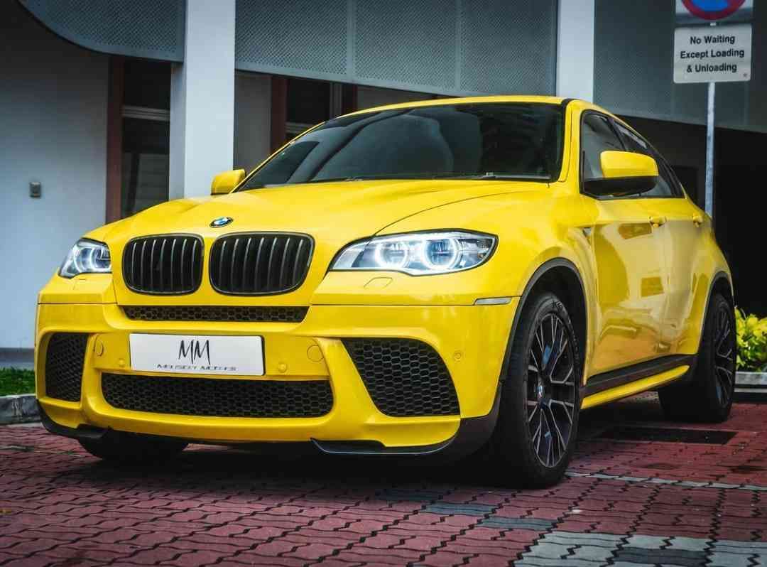 BMW X6 xDrive35i (A) (Category: Used Cars) located in Singapore. Submitted by monstermotors. (Listing ID 1456677719, Image 3). Description: Low depreciation. Best deal guaranteed. Stunning yellow brings out a big and striking presence on the road. With upgraded X6 M kit. Exciting drive and absolute monster. Spacious and sits comfortably for all. Well priced and affordable for such a big and timeless shaped car. Trade in and financing available. C