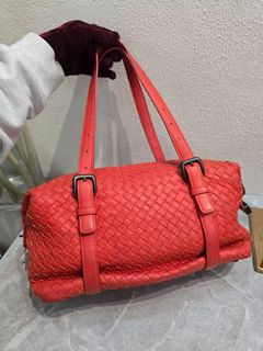 (Category: ) located in . Submitted by signatureshoesandbags (Listing ID 1456703117, Image 1). Description: .