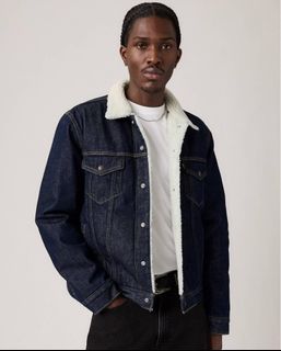 (Category: ) located in . Submitted by y2k.luxury.streetwear.outdoor (Listing ID 1456758271, Image 1). Description: .