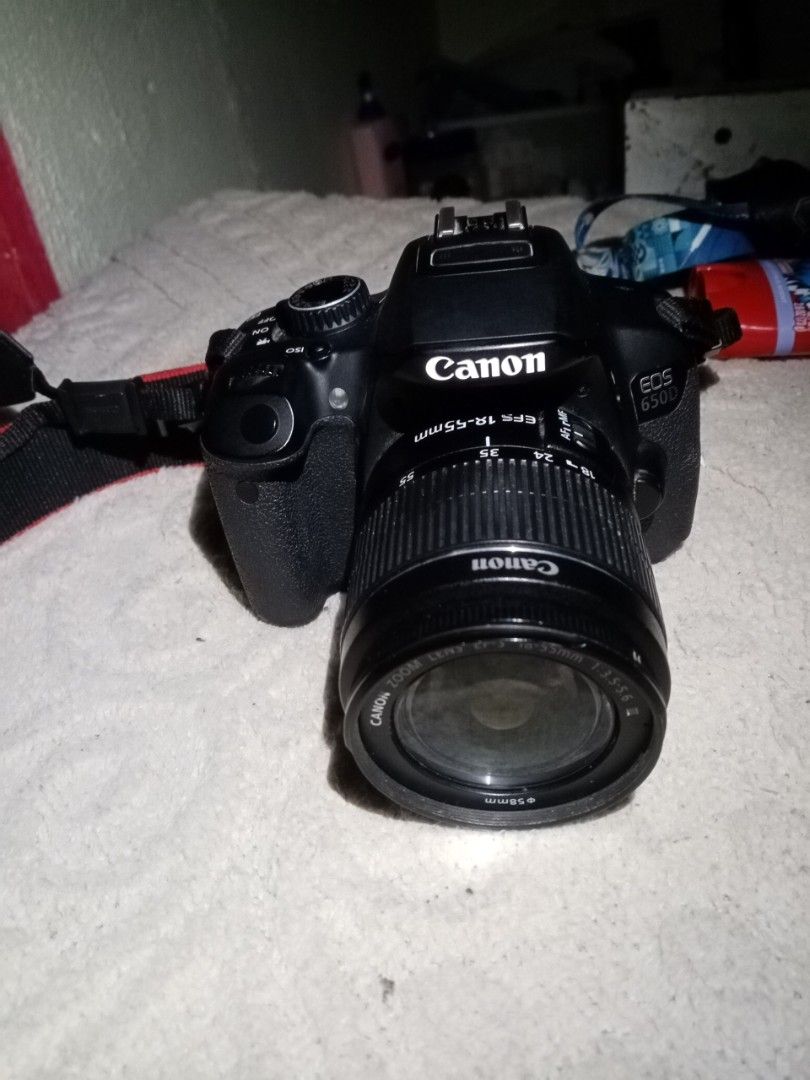Canon EOS 650D (Category: Cameras) located in Manila. Submitted by benenben2134 (Listing ID 1456682542, Image 2). Description: Canon EOS 650D No vignette No fungus No issues All buttons functioning Test want to sawa Free bag, memory card 16gb, strap, card reader, lens, 2 pcs battery, and charger..