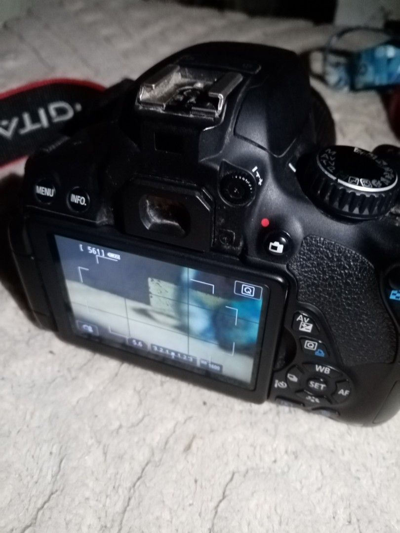 Canon EOS 650D (Category: Cameras) located in Manila. Submitted by benenben2134 (Listing ID 1456682542, Image 3). Description: Canon EOS 650D No vignette No fungus No issues All buttons functioning Test want to sawa Free bag, memory card 16gb, strap, card reader, lens, 2 pcs battery, and charger..