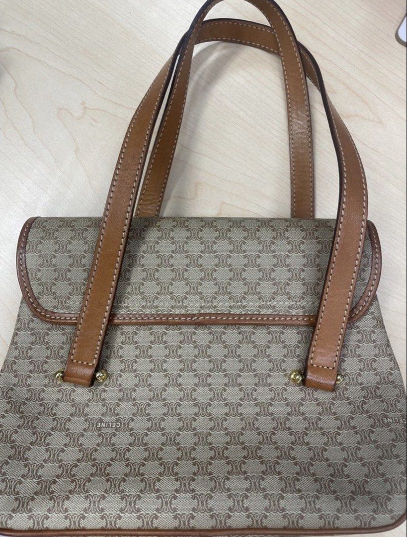 Celine top handle vintage bag （分類：手袋及銀包）位於 Hong Kong。 由 chindoizi 提交（商品編號 1456667530，圖片 2）。簡介： 90% new No damage , fully functional。