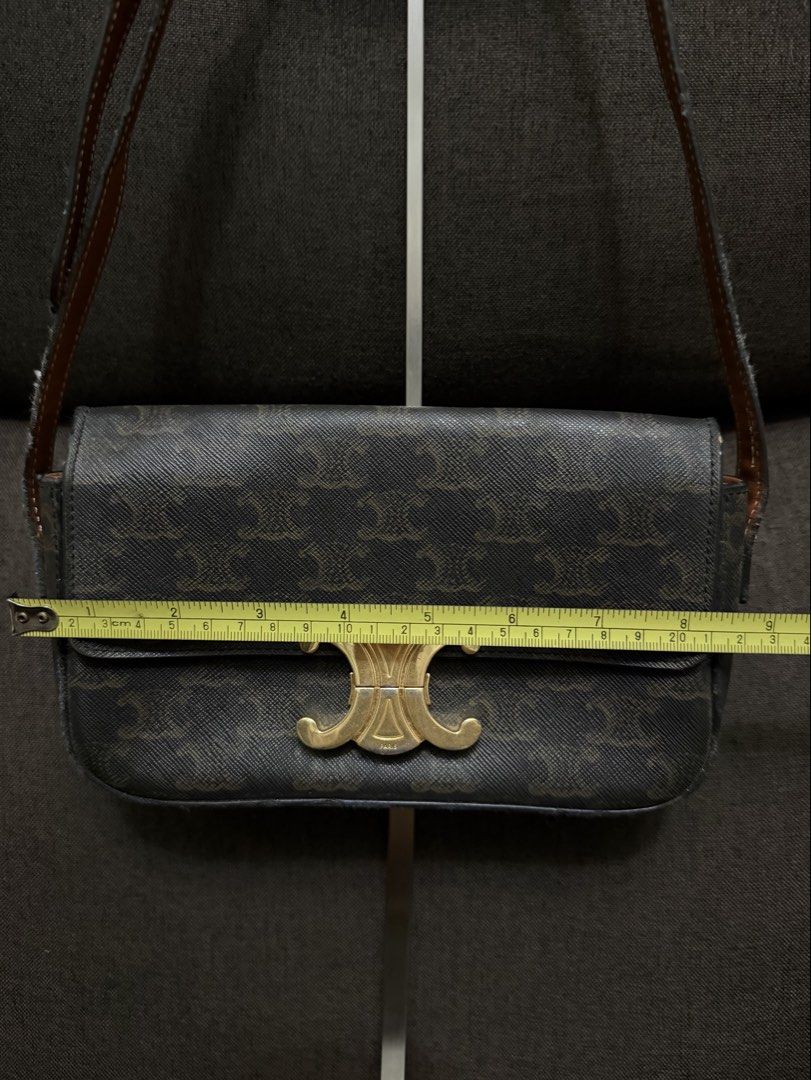 Celine Triomphe Shoulderbag (Category: Luxury Bags & Wallets) located in Pasig City. Submitted by armoire_deluxe (Listing ID 1455973695, Image 2). Description: Pre💕 item. In good condition..
