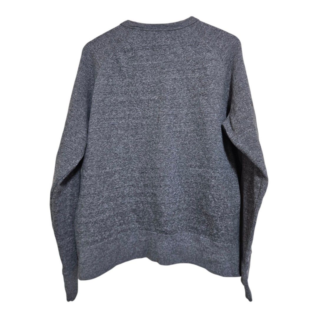 Champion athletic apparel heather grey crewneck (Category: Coats, Jackets and Outerwear) located in Baguio. Submitted by fadexquisite (Listing ID 1456721600, Image 2). Description: Champion athletic apparel heather grey crewneck Med boxy 26x24 Excellent condition 500 plus ship fee.