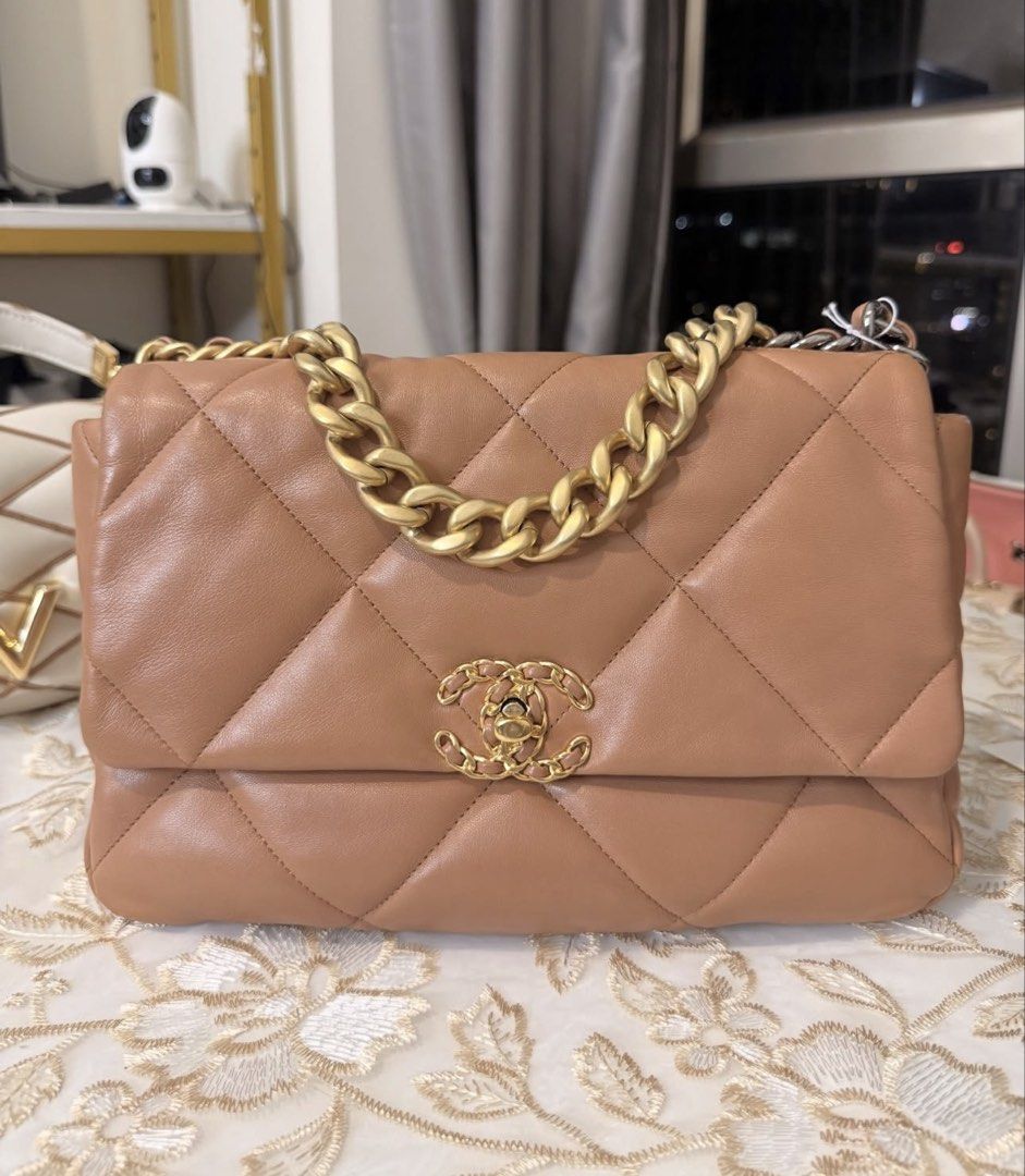 CHANEL C19 medium (Category: Luxury Bags & Wallets) located in Tagaytay City. Submitted by eg_gallery (Listing ID 1456708374, Image 1). Description: guaranteed authentic / series 30 / dustbag.