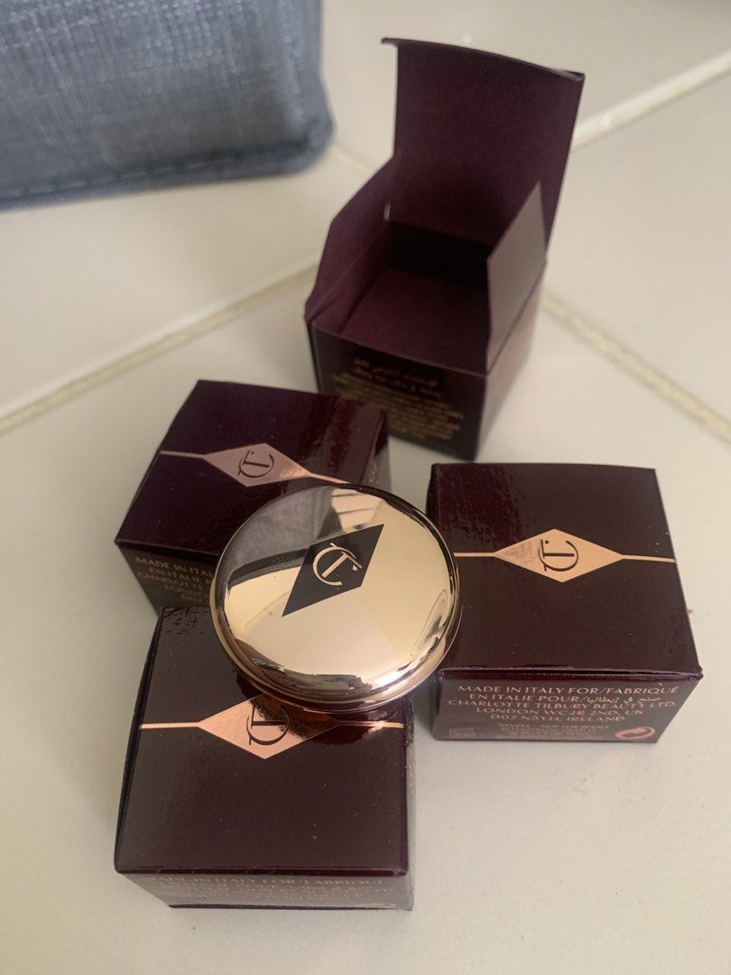 charlotte tilbury airbrush mini (Category: Makeup) located in Manila. Submitted by j_lnhhl (Listing ID 1456633819, Image 2). Description: 0.8 g mini airbrush.