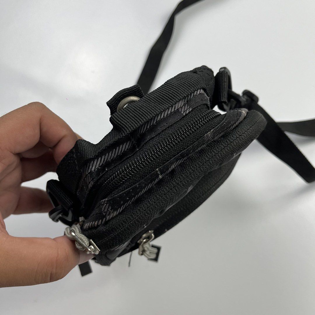 Coleman (Category: Sling Bags) located in Lucena. Submitted by RAGGGGSSSS (Listing ID 1456748688, Image 3). Description: Coleman Mini shoulder sling bag Verygood Condition No issue.