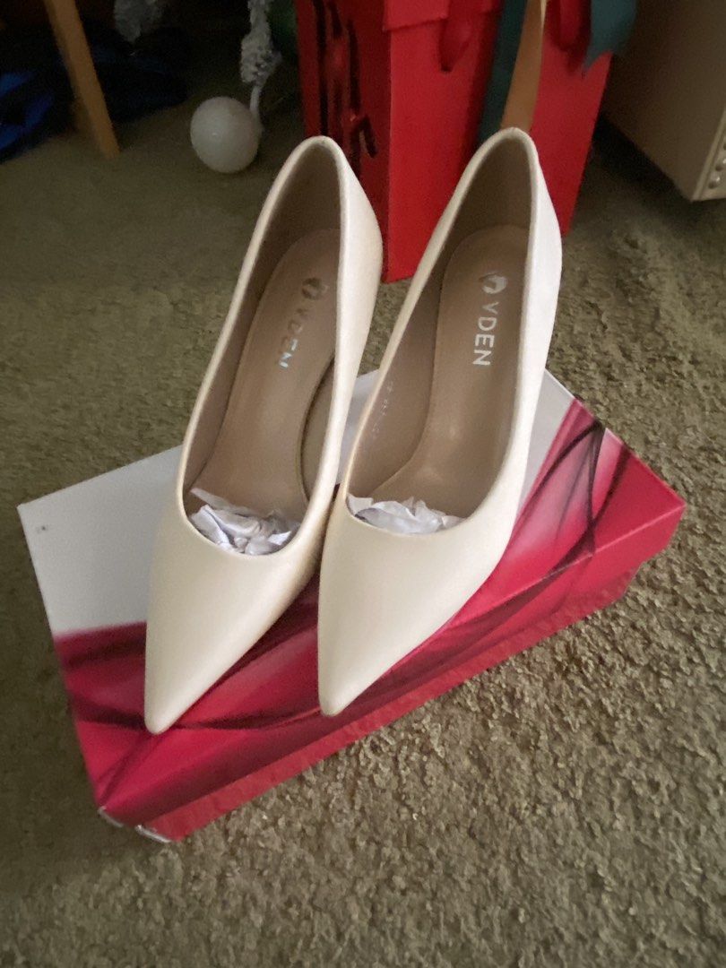 Cream Beige Pointed Heels 35 (Category: Heels) located in Manila. Submitted by 123declutter5 (Listing ID 1456664135, Image 3). Description: RFS: wrong size, does not fit me Super comfortable Brand new, never worn outside Loc: Pasig Lp: 400.